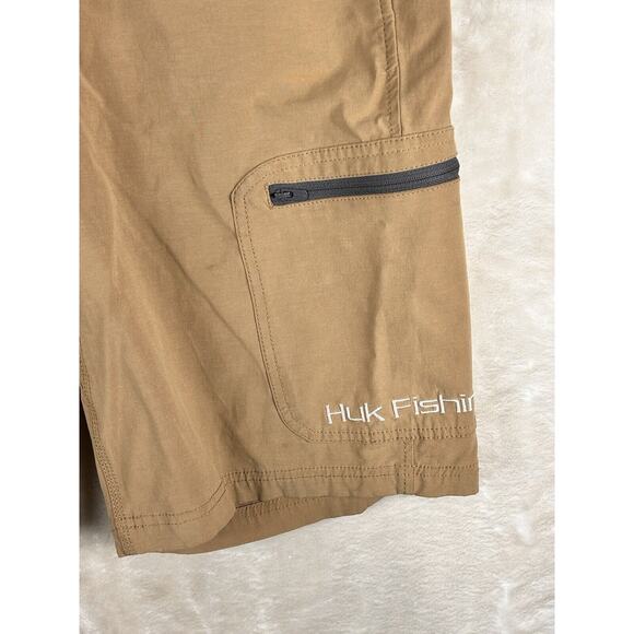 HUK Next Level 10.5" Fishing Shorts Men’s Medium Tan Performance Stretch Cargo - Picture 7 of 8